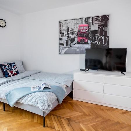 Superapart Plac Dabrowskiego 12 Warsaw Luaran gambar